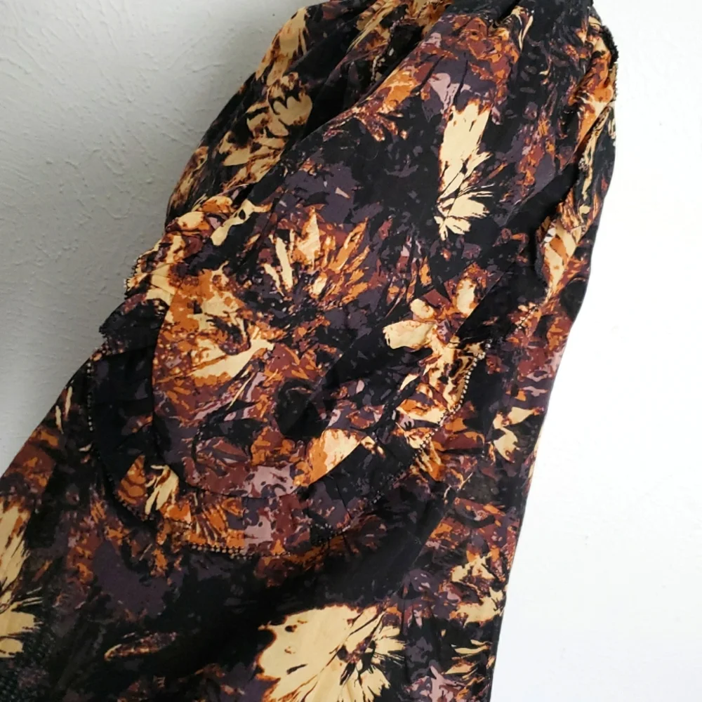 Elan Black and Tan Floral Ruffled Blouse Sz S - Picture 4 of 7
